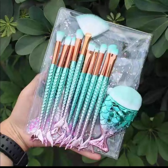 Mermaid 11PCS Makeup Brushes - Picture 2 of 4
